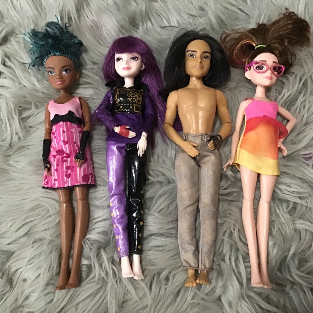 Decedents Doll Lot